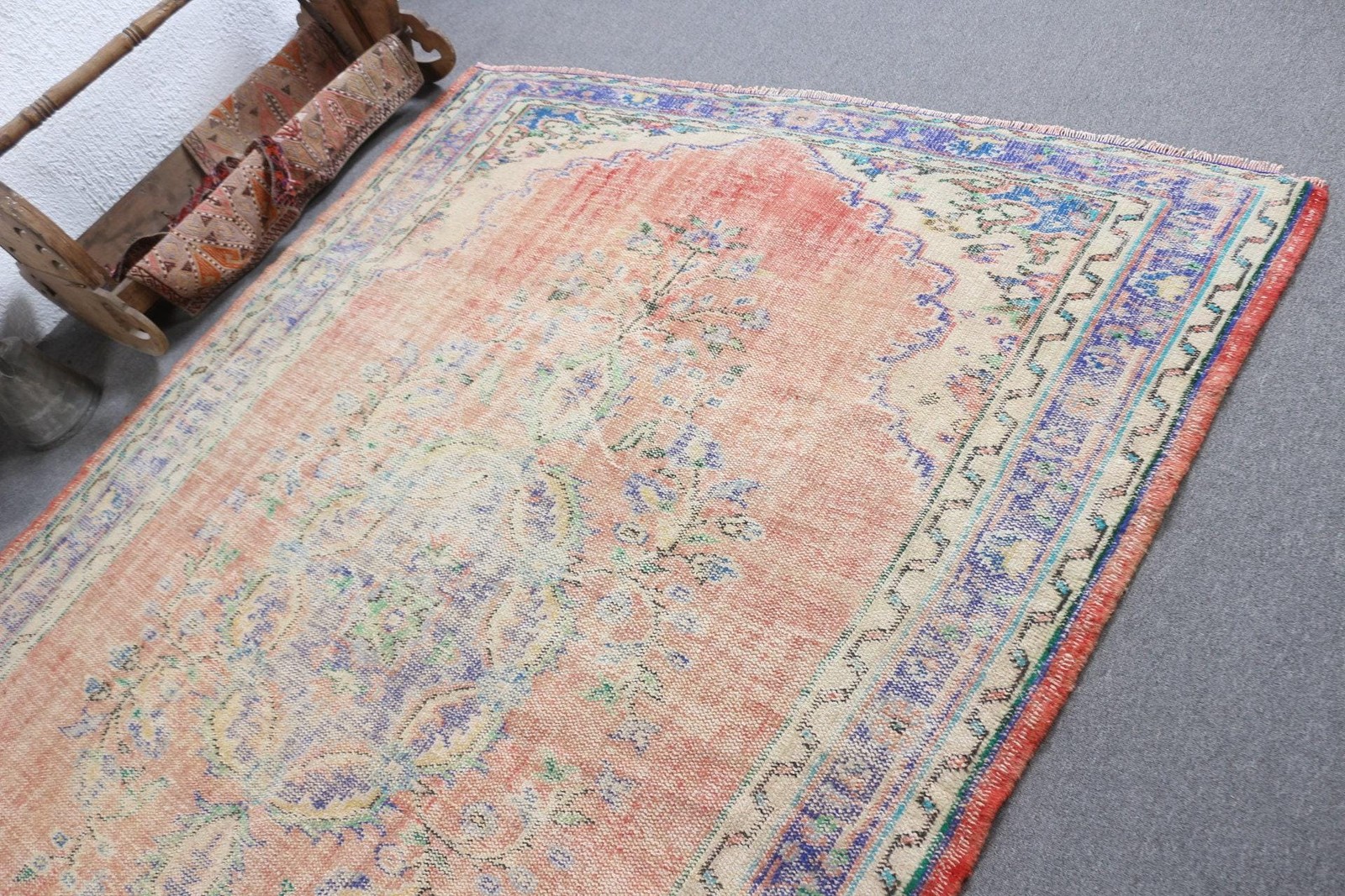 Vintage Turkish Rug 6,2×9 ft (189×274 cm), Red Blue Camouflage Rug