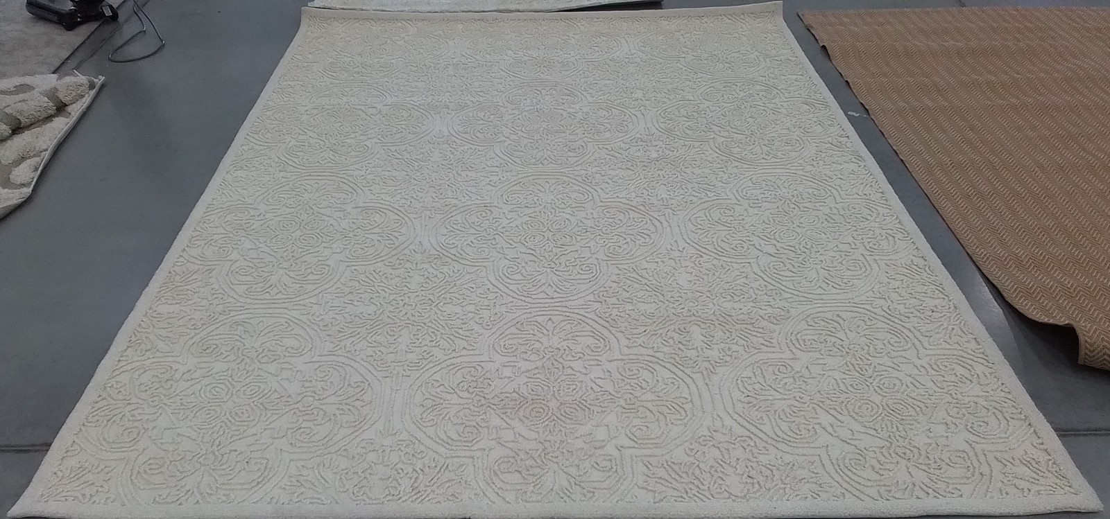 IVORY 8′-0″ x 10′-0″ Back Stain Rug, Reduced Price 1172789984 MSR3511C-8
