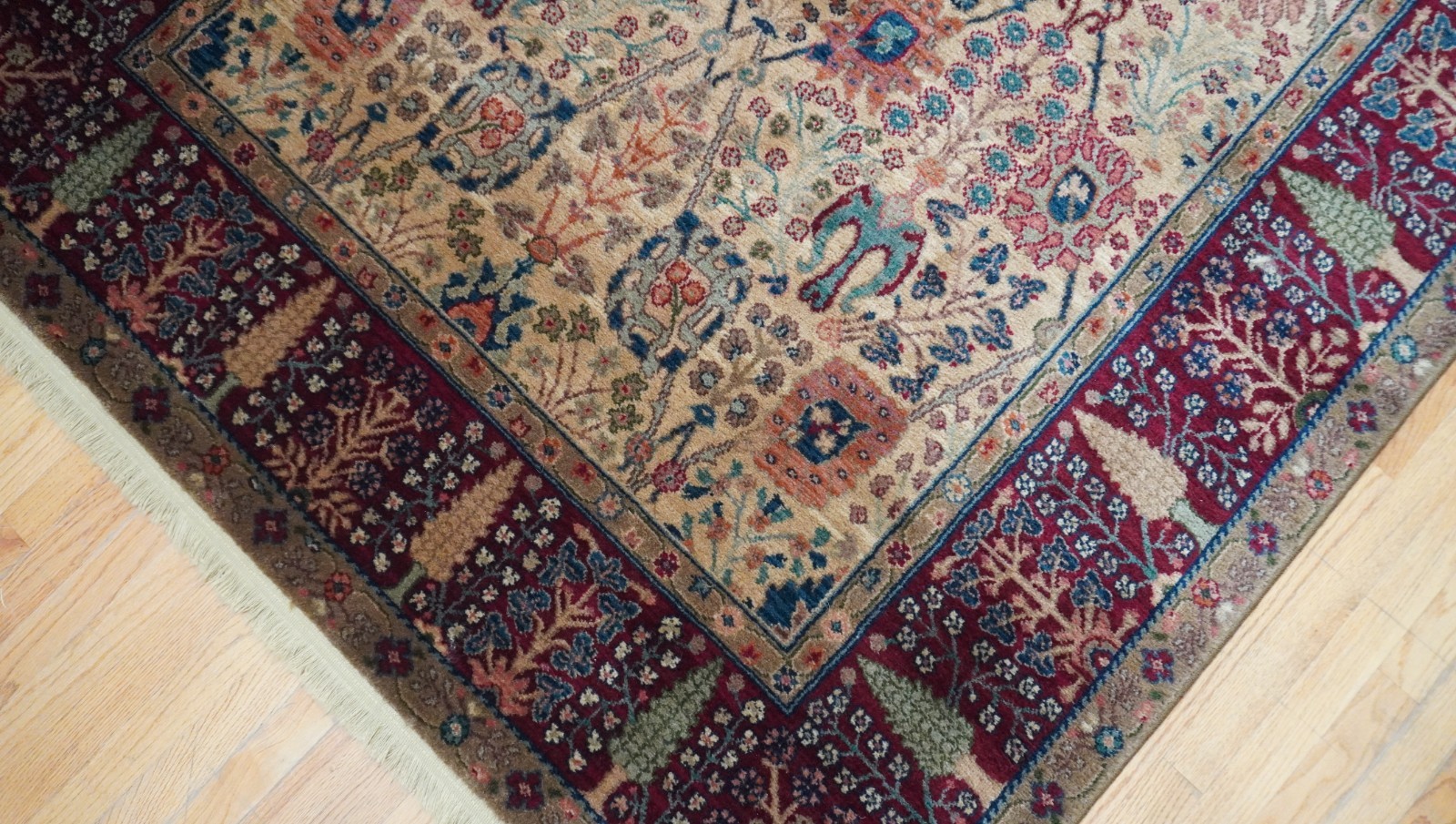 Mint Authentic Karastan# 900-901 Vase Samovar Wool Rug 5’9″ x 9′ Excellent