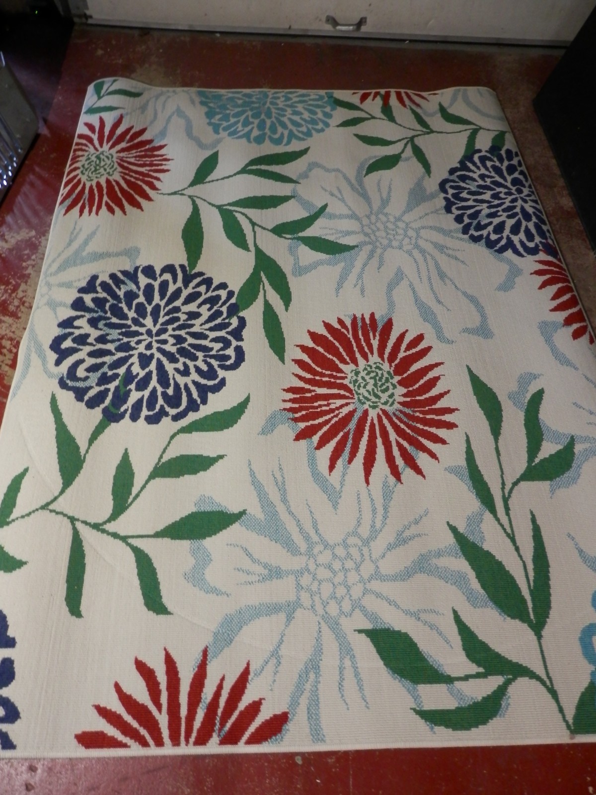 VERANDA LIVING FLOWERING MUMS INDOOR/OUTDOOR RUG ROUND OR RECTANGLE CHOICE