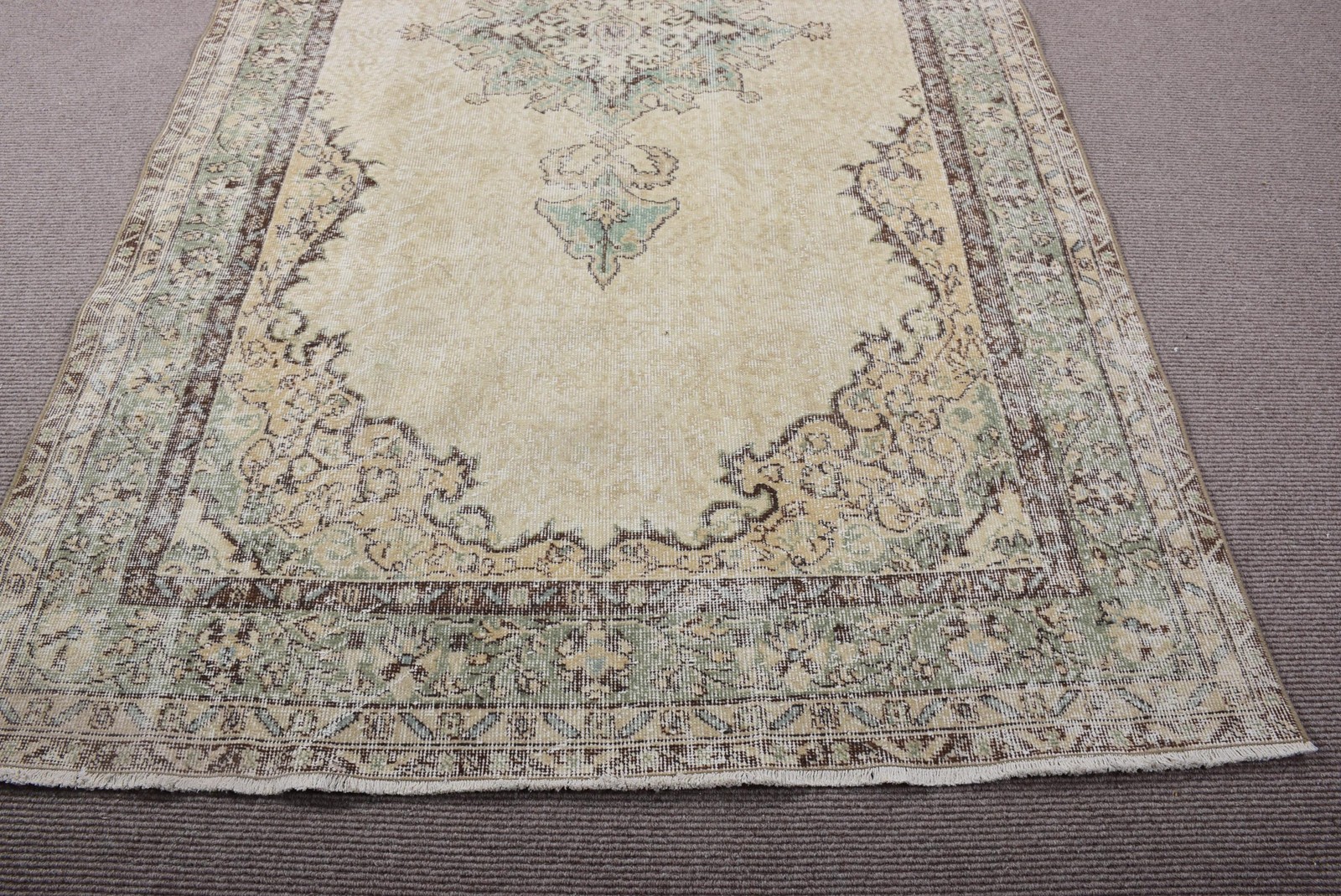 Turkish Vintage Rug 5,5×9,4 ft (167×287 cm), Green Ikat Wool Rug