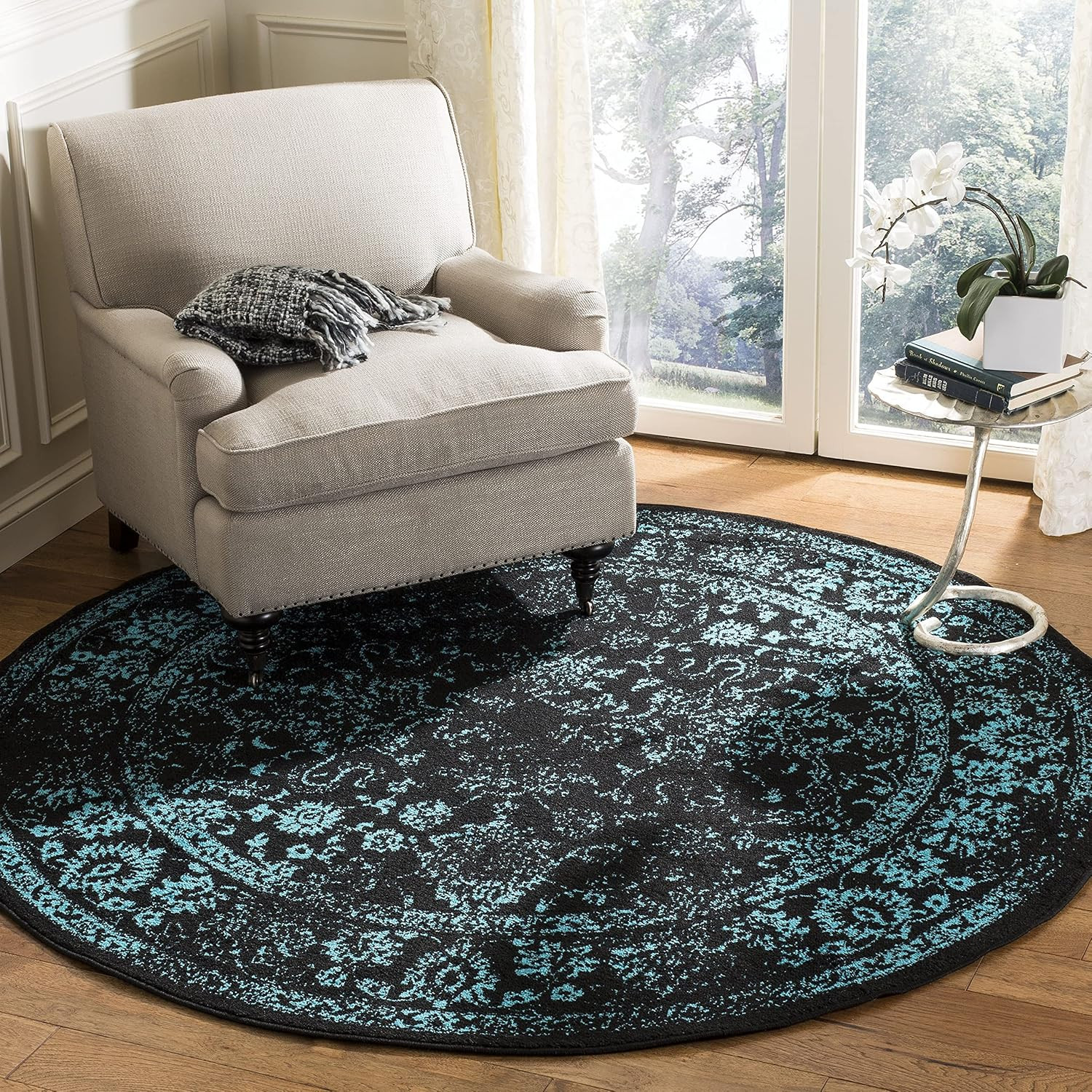 SAFAVIEH Adirondack Collection Area Rug – 4′ Round, Black & Teal, Distressed Vin