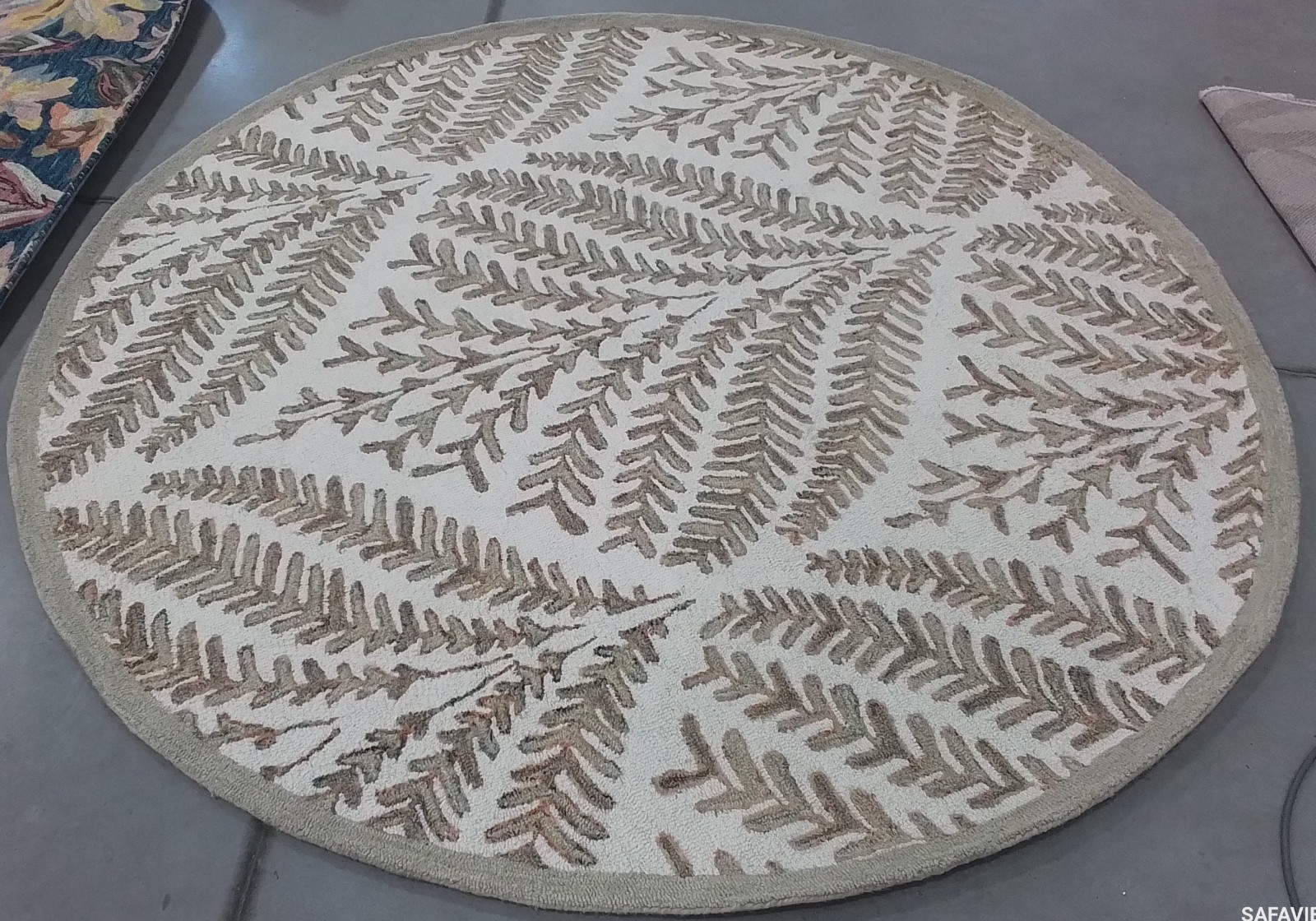 IVORY / BROWN 7′-0″ x 7′-0″ Back Stain Rug, Reduced Price 1172782016 CPR208T-7R