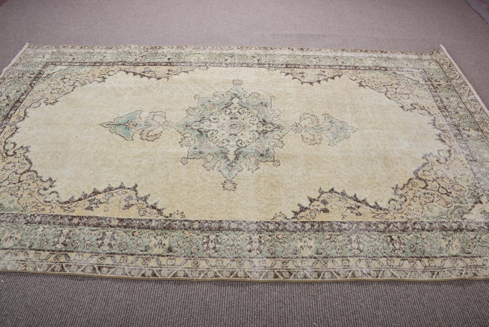 Turkish Vintage Rug 5,5×9,4 ft (167×287 cm), Green Ikat Wool Rug