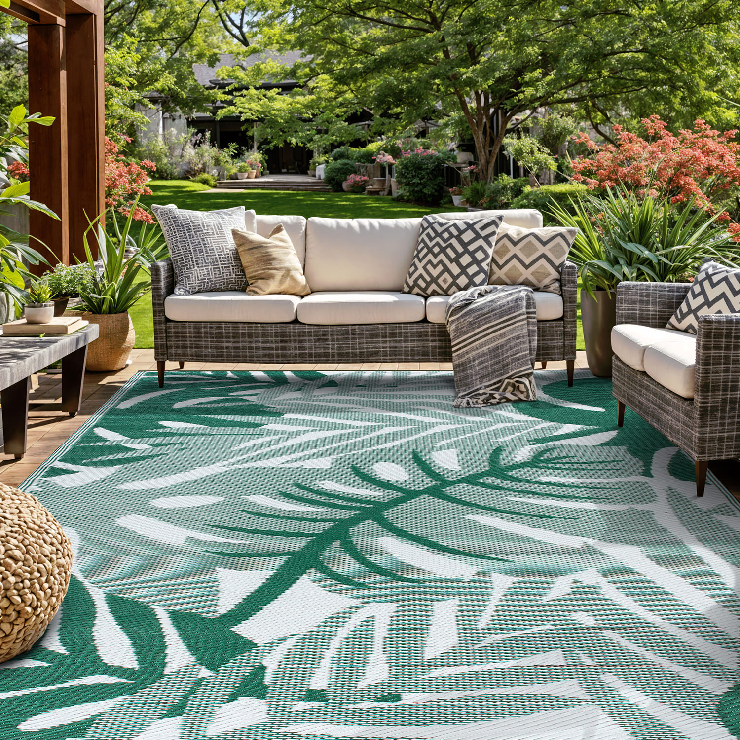 Rugshop Green Outdoor Rugs Tropical Leaf Reversible Recycled Plastic Patio Rugs