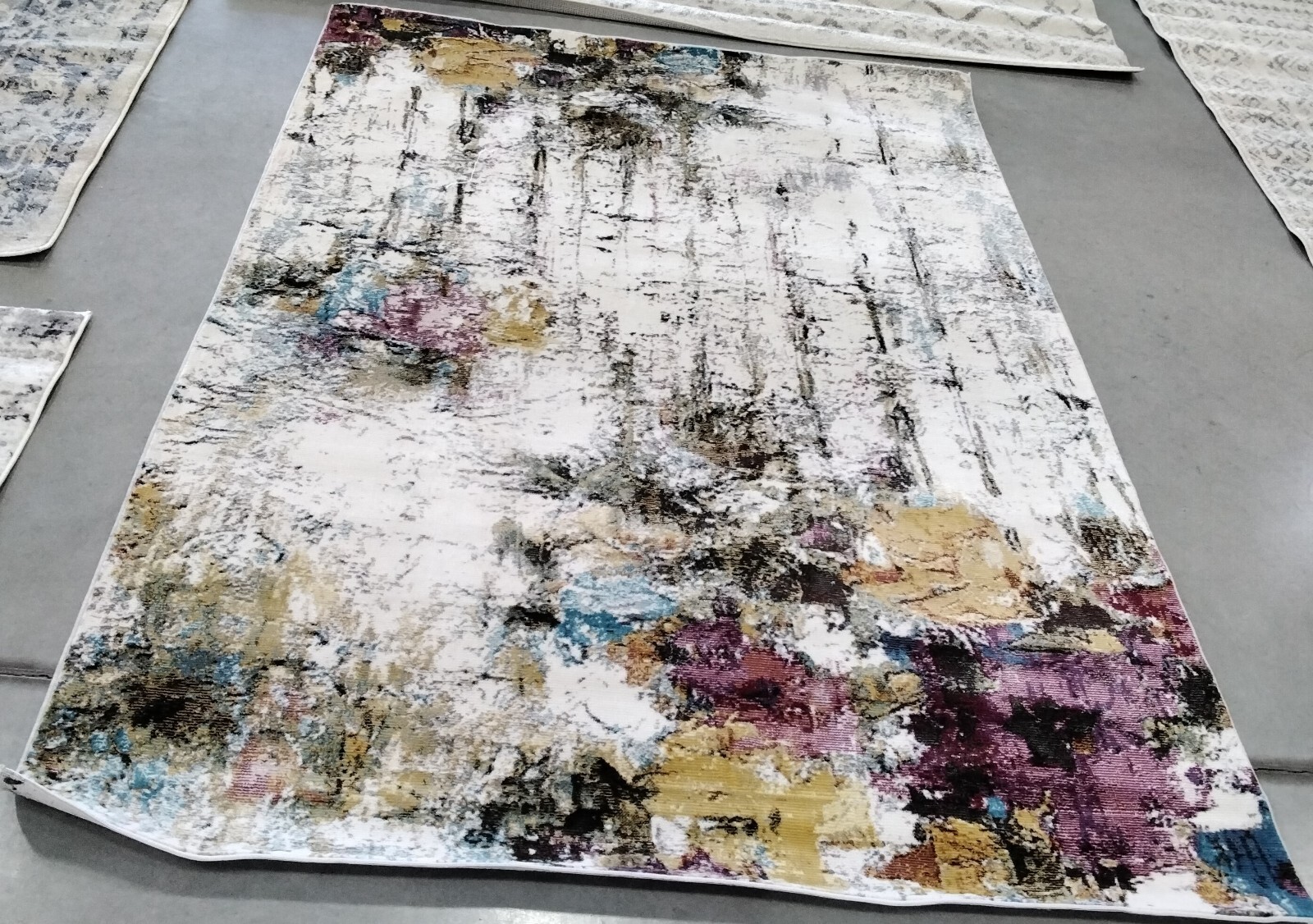 BLUE / CREME 5′-1″ X 7′-6″ Back Stain Rug, Reduced Price 1172759503 ARA160B-5