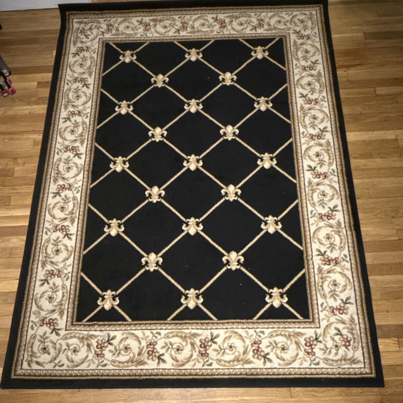 Well Woven Timeless Collection Fleur De Lis Area Rug Black 5’3″ x 7’3″