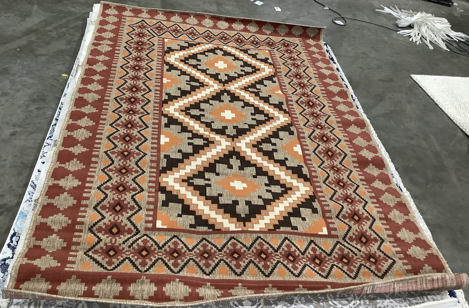 RED / NATURAL 5′-3″ x 7′-7″ Damaged Rug, Reduced Price 1172685383 VER099-0334-5