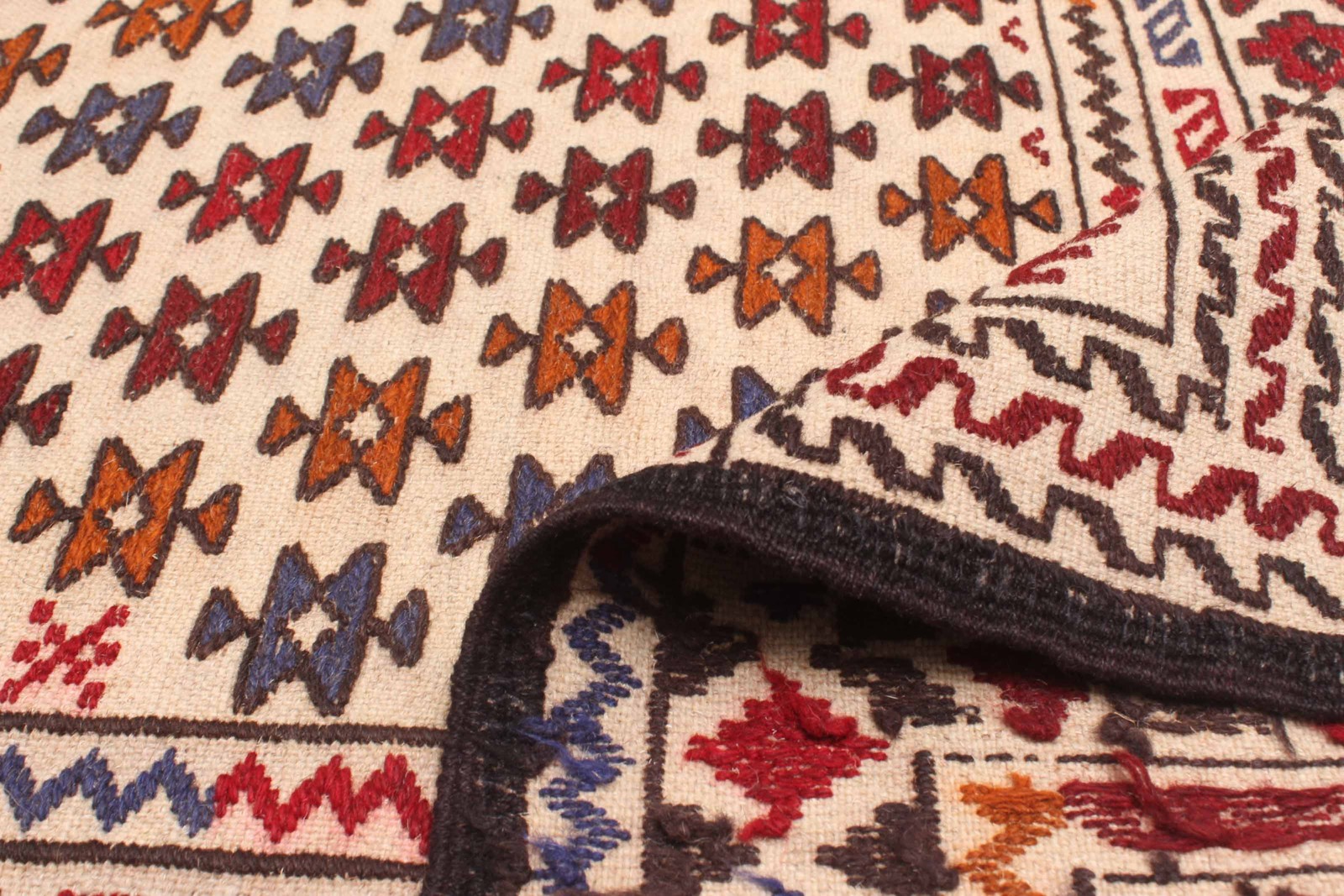 Vintage Hand Woven Area Rug 4’1″ x 6’3″ Traditional Wool Oriental Carpet