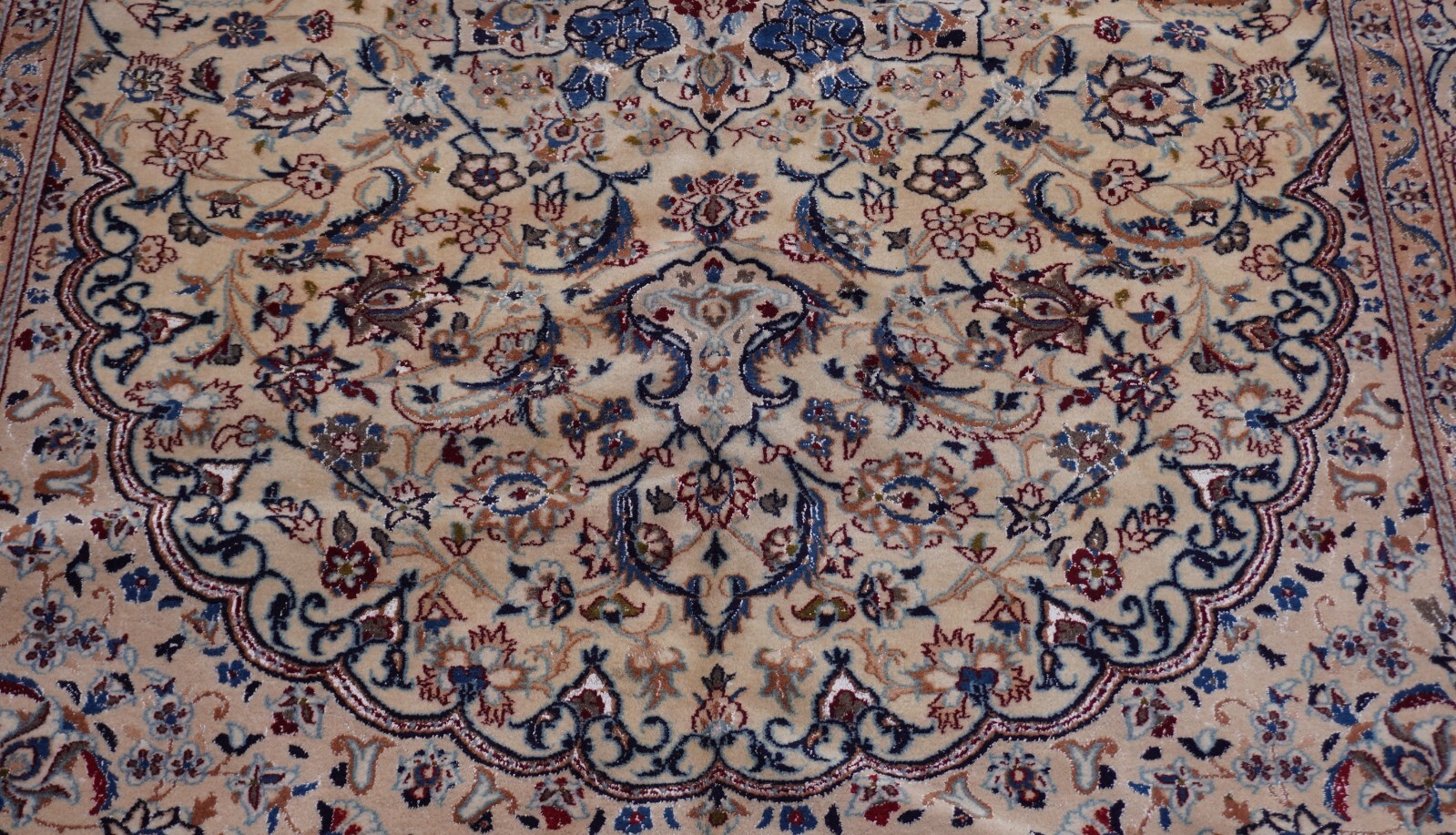 Silk & Wool Nainn 6’9″ x 10’9″ Hand Knotted Gold Beige Ivory Blue Elegant Rug