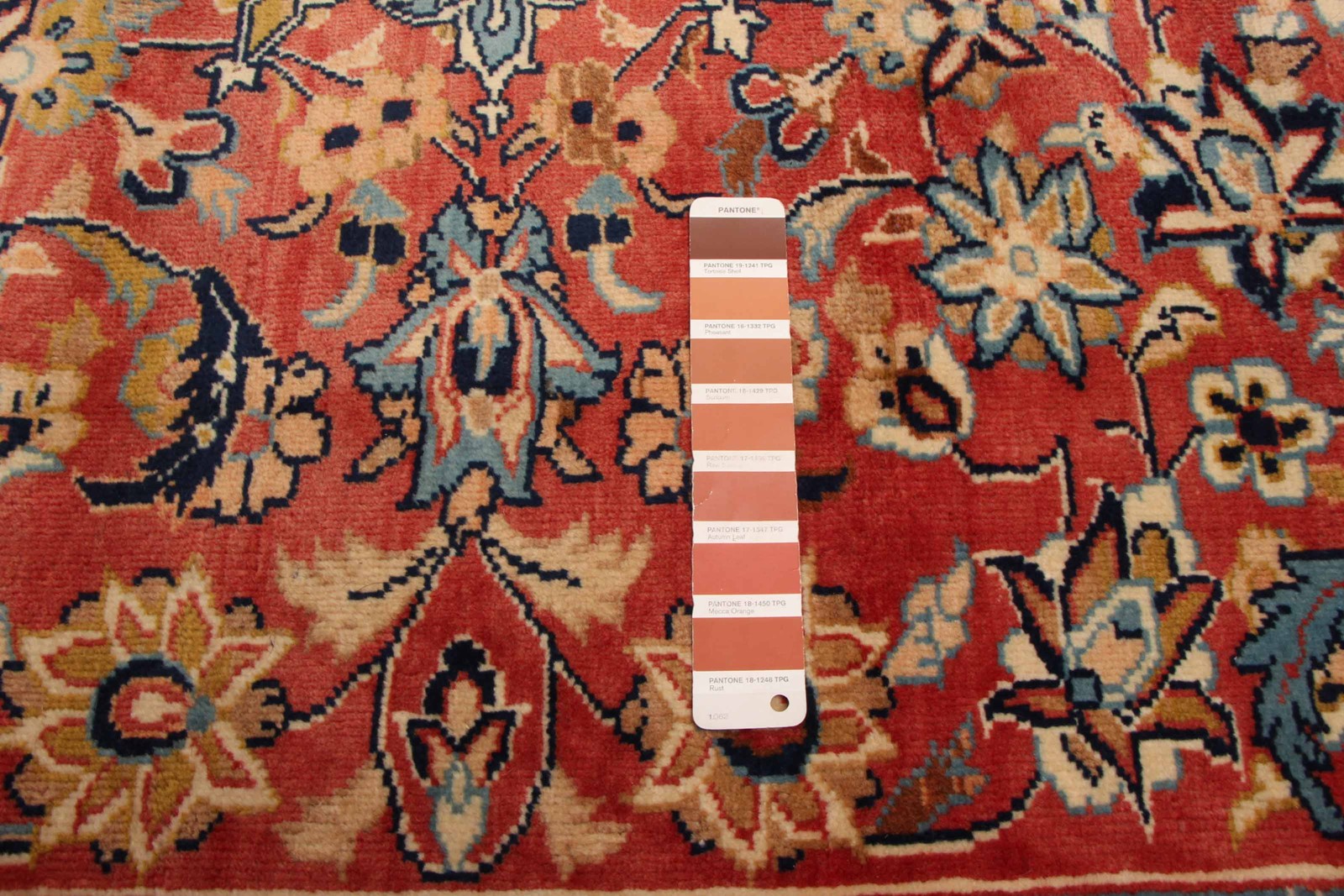 Vintage 6’9″ x 9’11” Traditional Hand Knotted Vegetable Dye Wool Area Rug