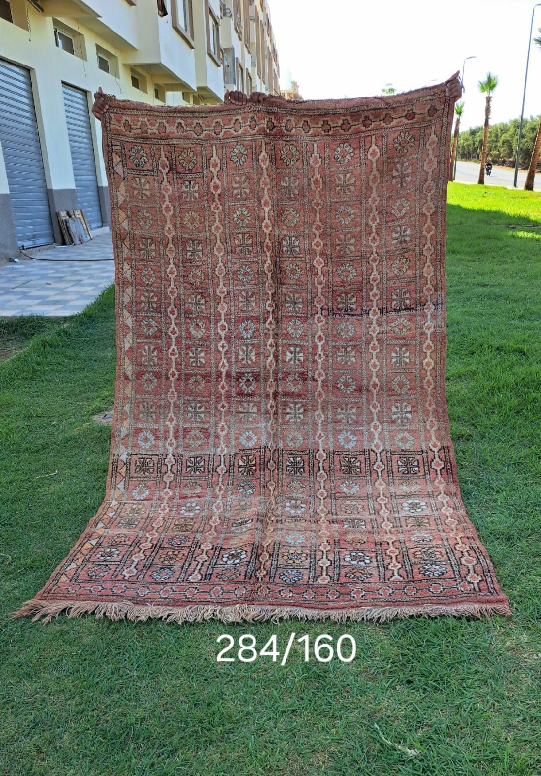 Moroccan Berber tribal rug – beautiful vintage handwoven wool rug