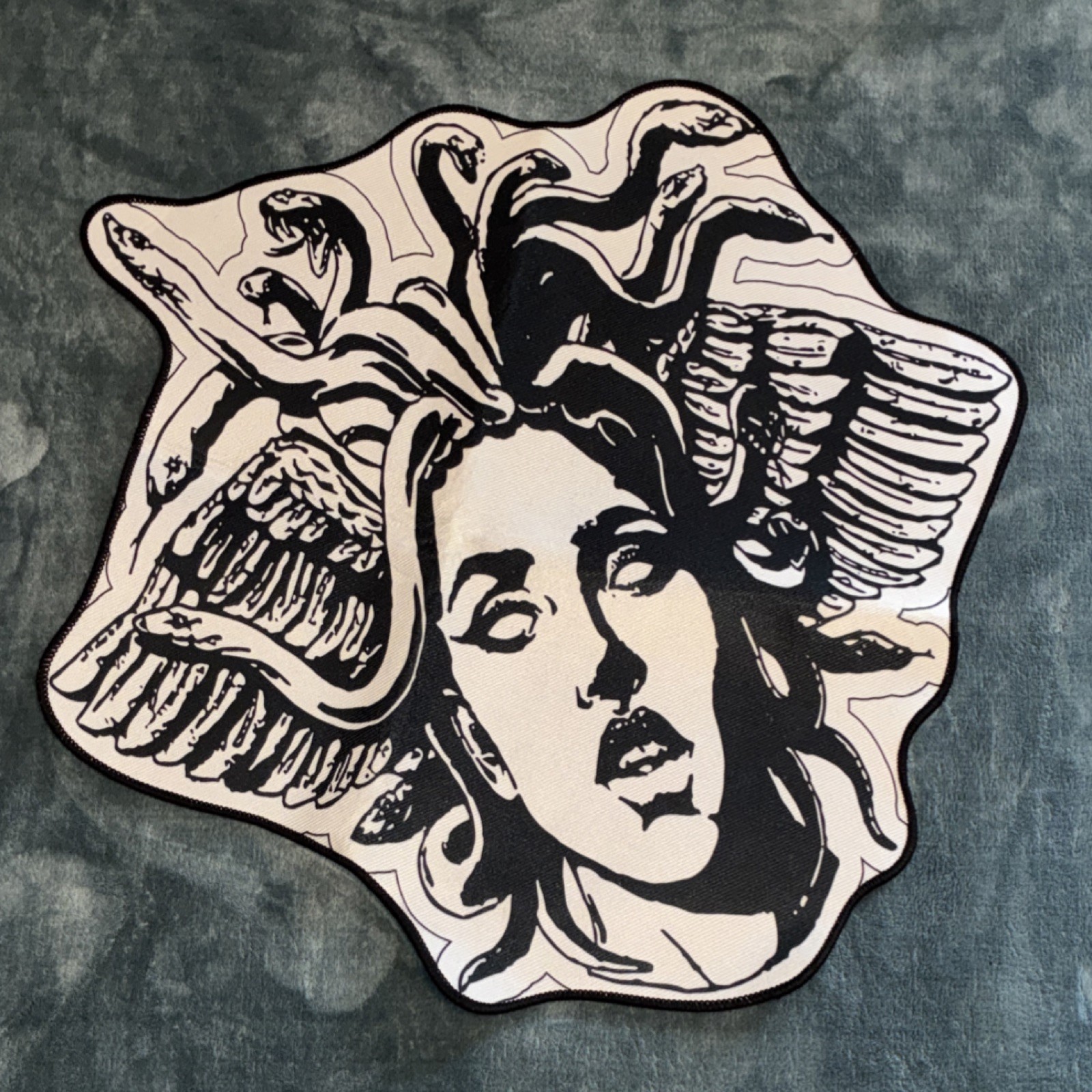 Medusa Head Small Area Rug, White And Black, 30 By 31 Inches