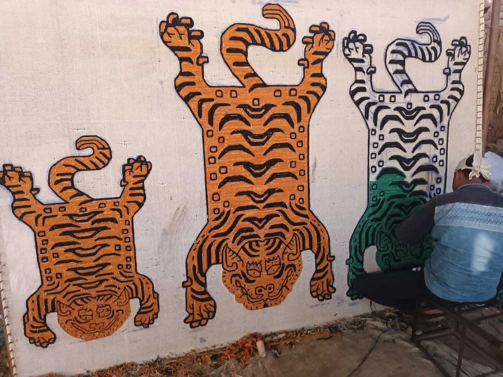 Tibetan Tiger Rugs 3×5 Feet Handmade 100% Woolen Hand Tufted For Home Decoration