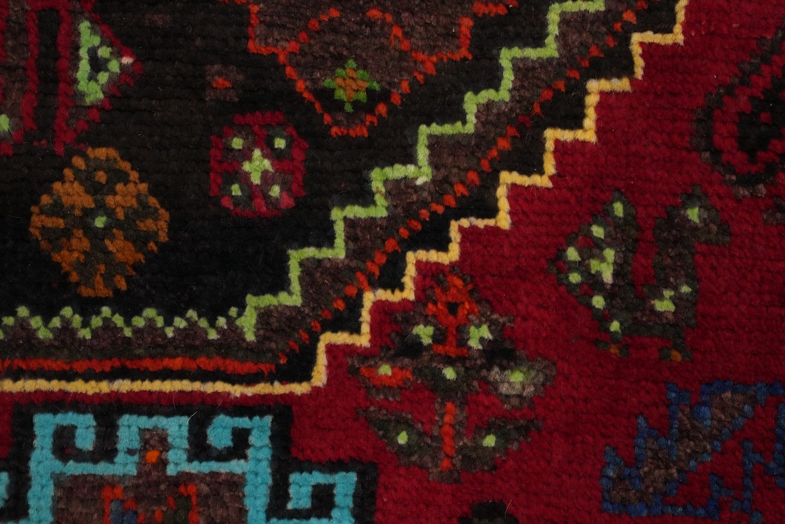 Vintage Wool Traditional Style Rug 4×6 ft Hand-knotted Geometric Nomadic Carpet