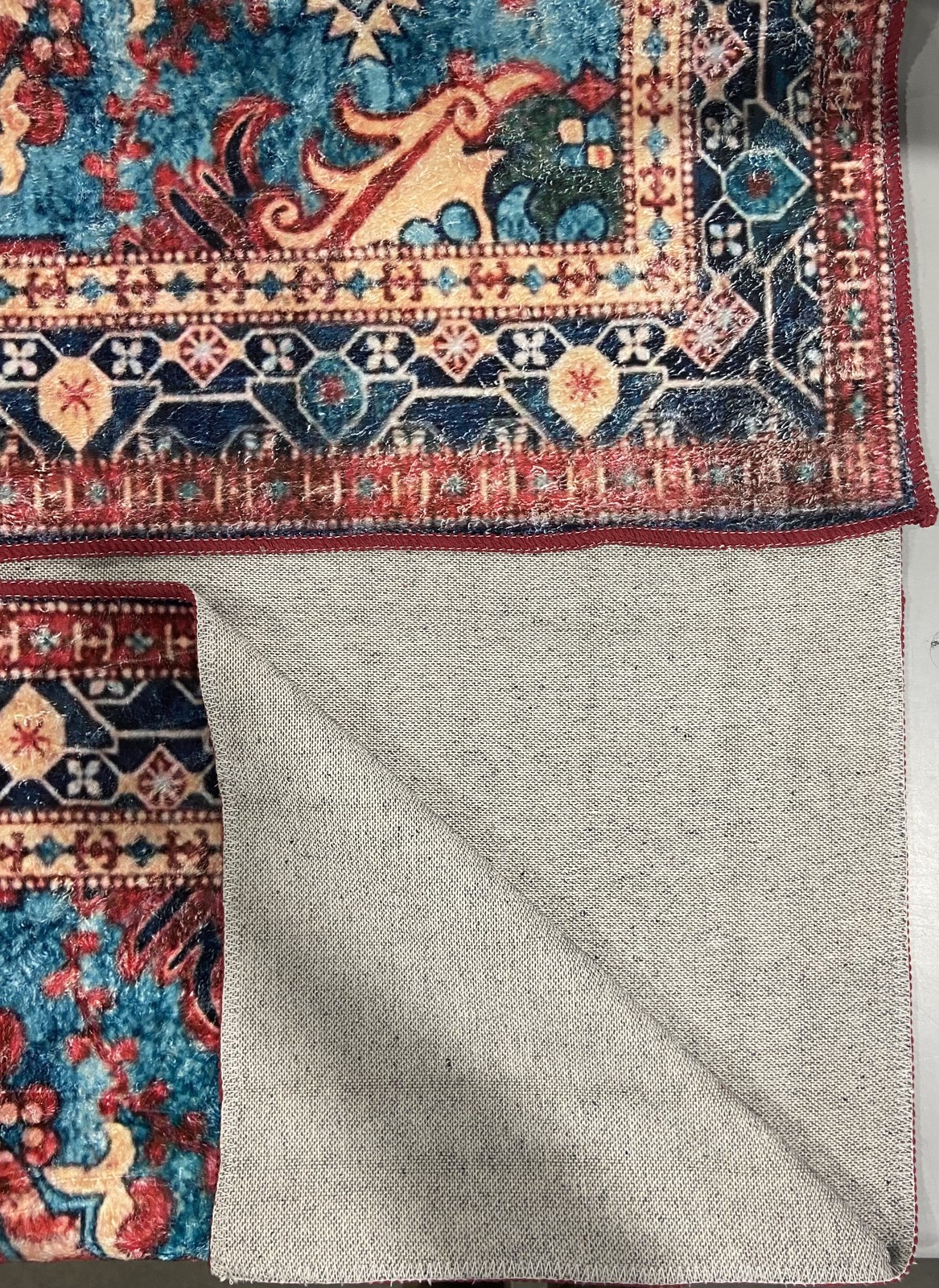 KATHY IRELAND HOME BRUSHED FLANNEL WASHABLE 5FT X 7FT RUNNERS RUG – VINTAGE RUBY