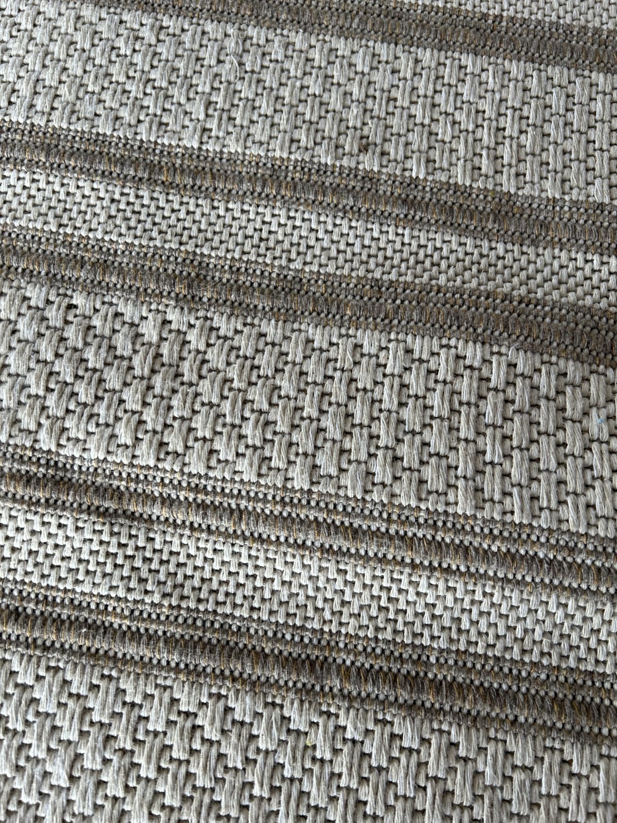 Calvin Klein Accent Rug 56 x 23″ Tan/ Crème Pattern New
