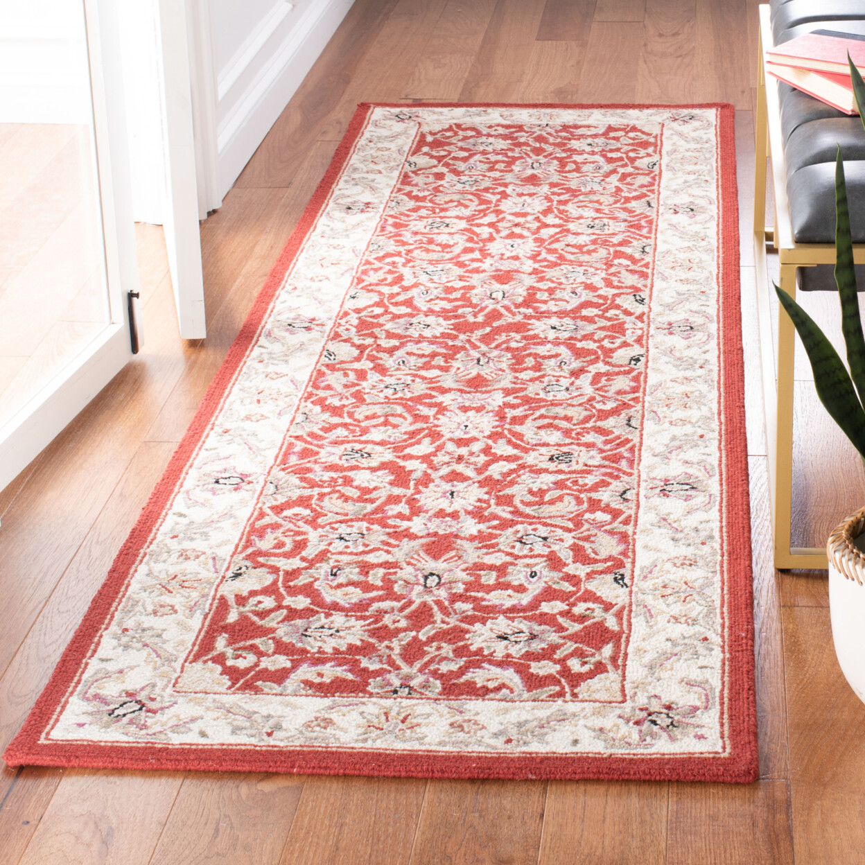 SAFAVIEH Chelsea HK78B Hand-hooked Burgundy / Ivory Rug