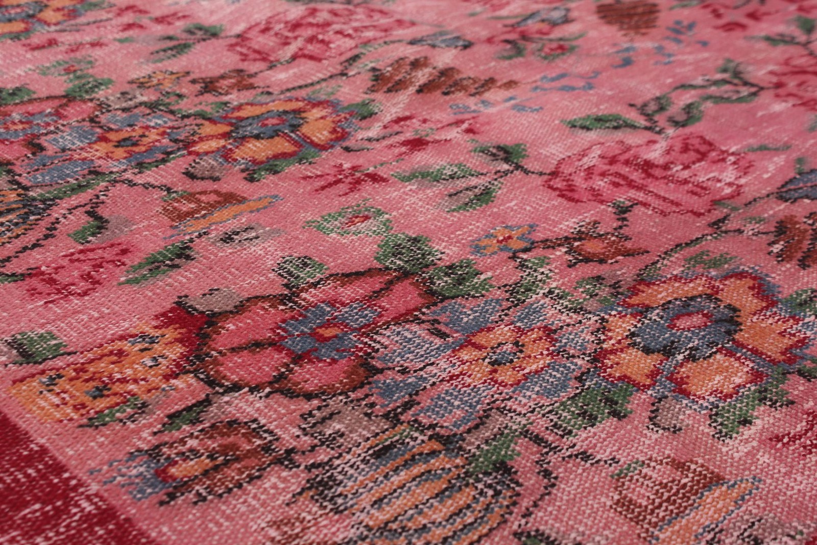 Traditional Vintage Hand-Knotted Carpet 5’5″ x 8’11” Wool Area Rug