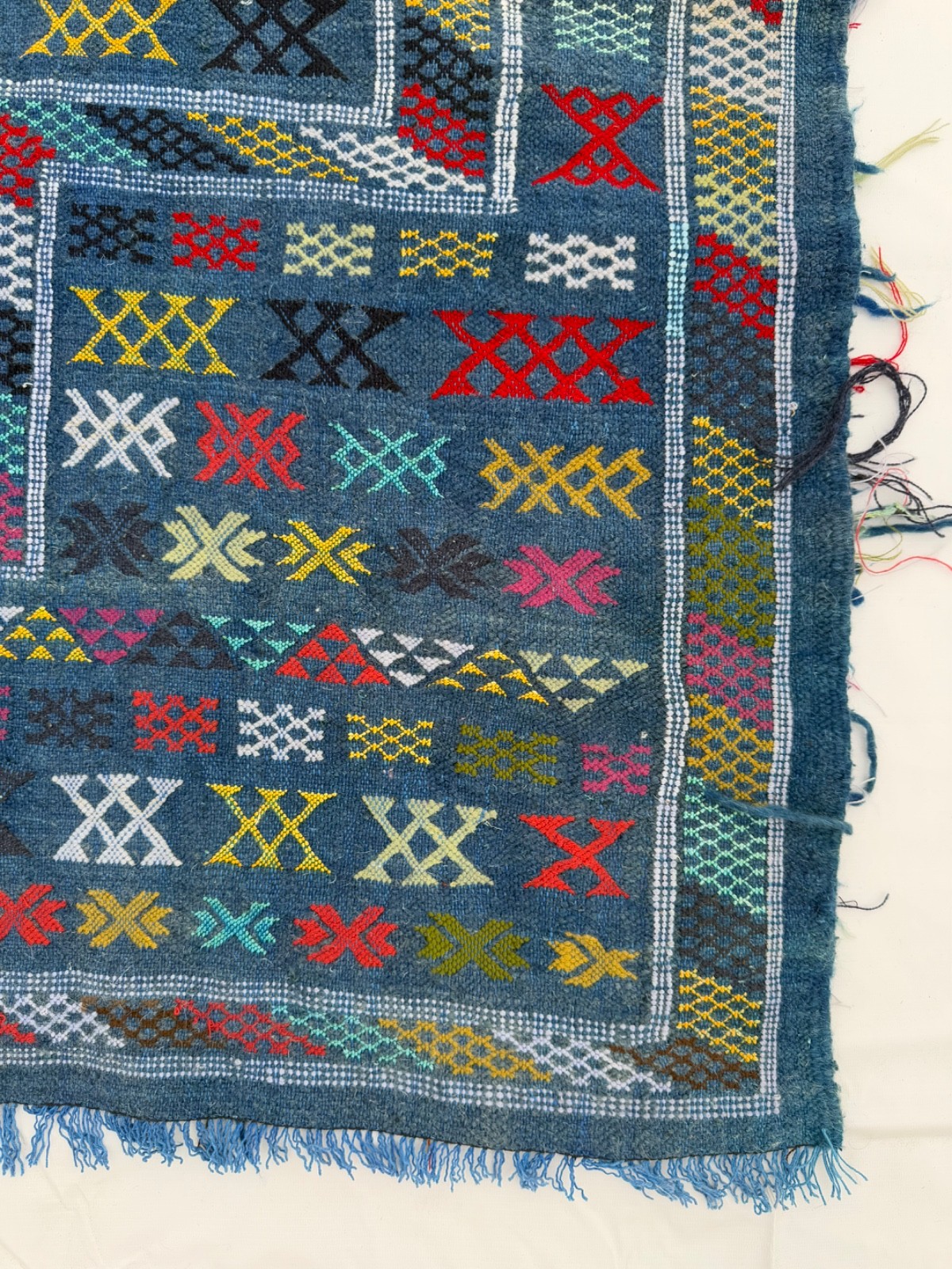 Vintage Hand Woven Moroccan Wool Weaving Tapestry Kilim Rug 131×99 Cm