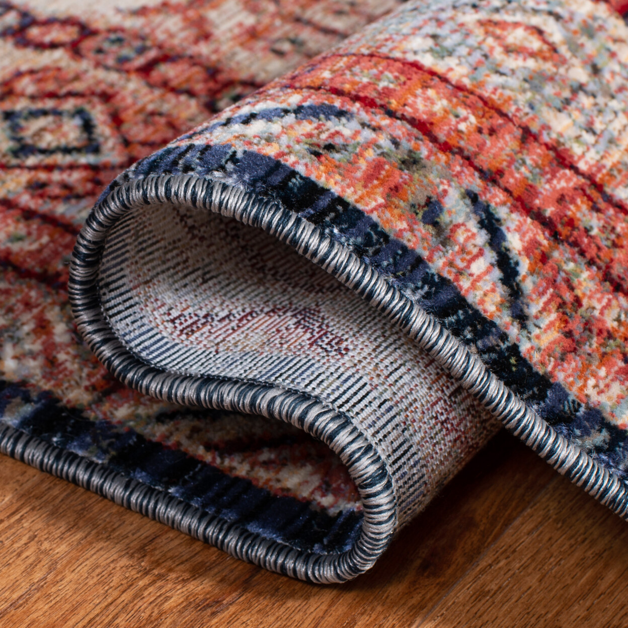 SAFAVIEH Herat Collection HRT379P Rust / Black Rug