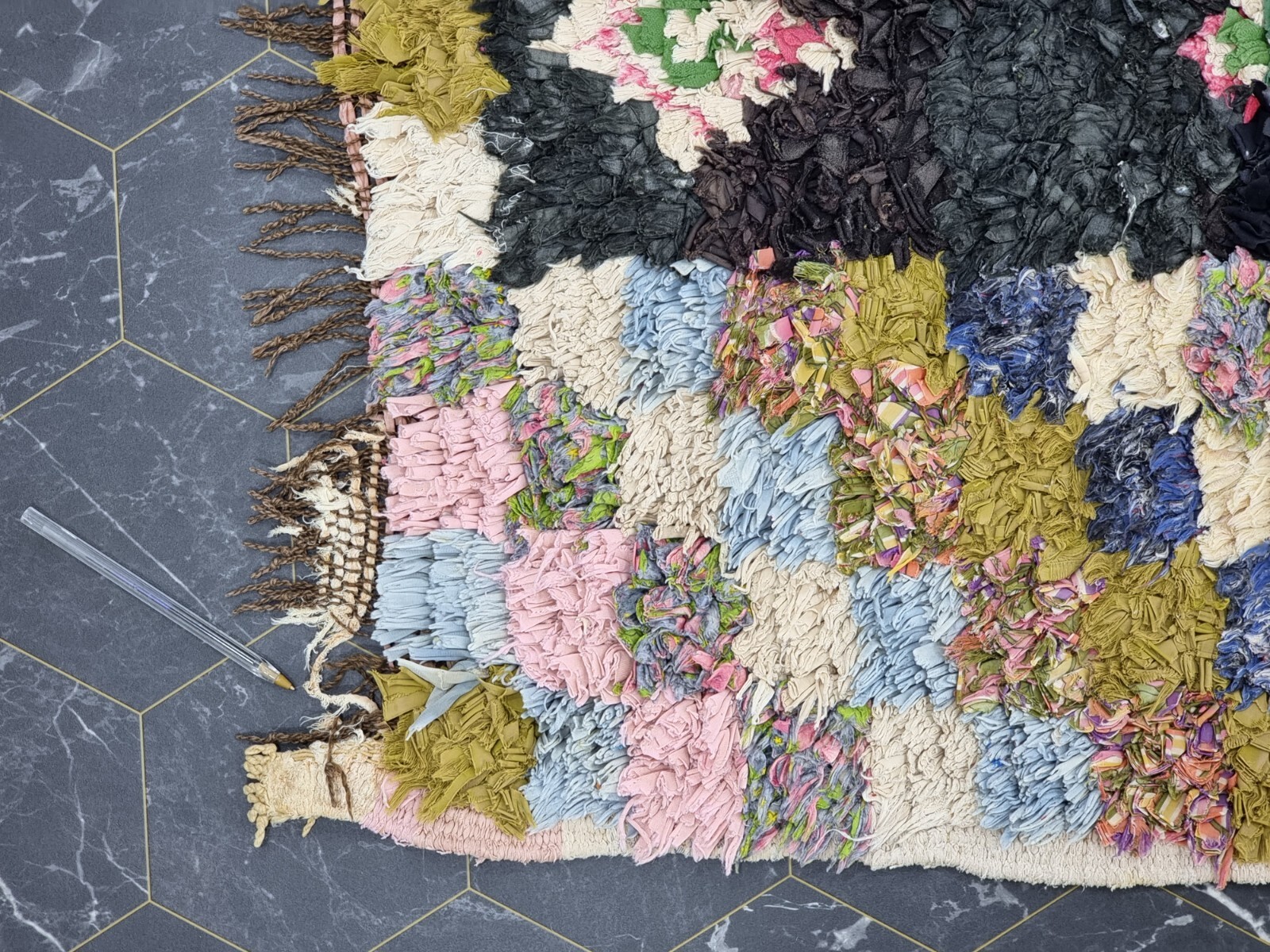 Moroccan Handmade Vintage Boucherouite 3’6″x6’4″ Geometric Pink Cotton Carpet