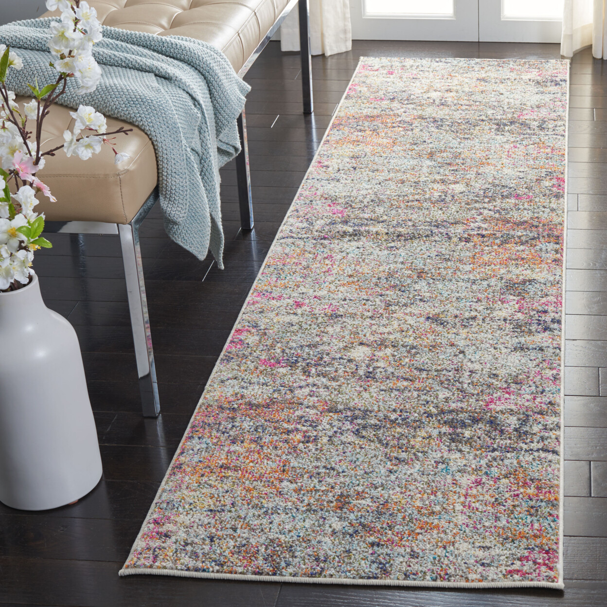 SAFAVIEH Madison Collection MAD460Z Black / Gold Rug