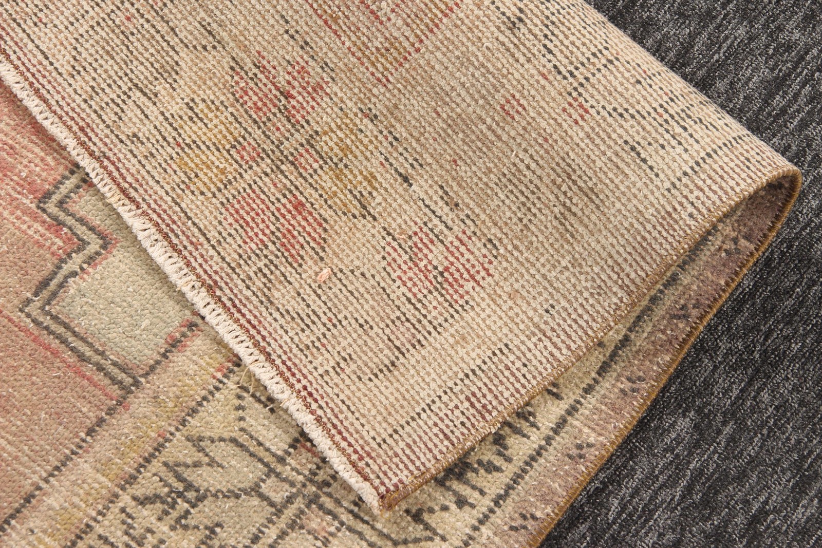 Vintage Rug 4,6×9,2 ft (139×280 cm), Red Bordered Turkish Rug