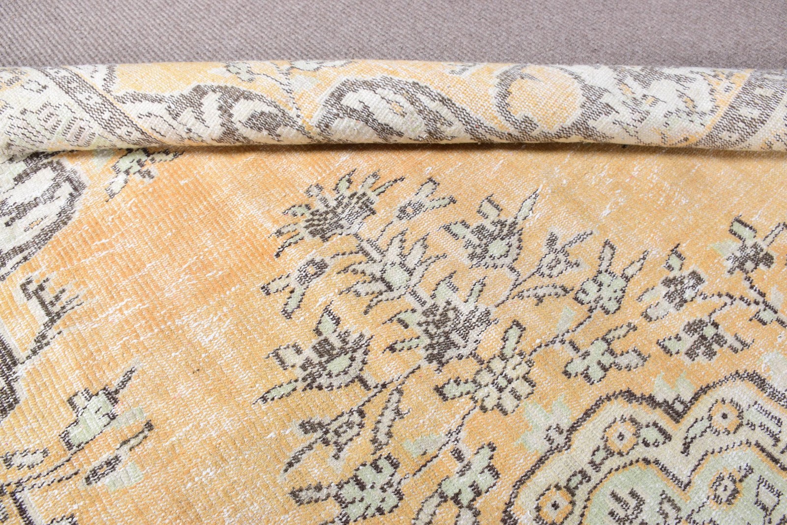 Vintage Large Rug 5,5×8,9 ft (168×270 cm), Turkish Yellow Floral Wool Rug