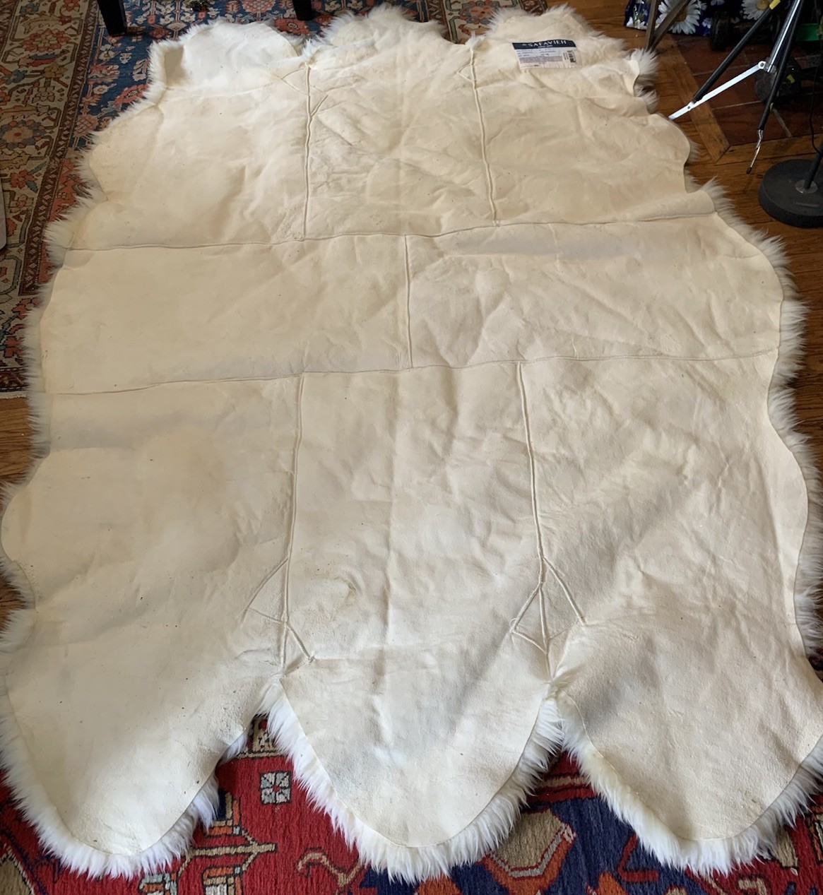 SAFAVIEH Genuine Natural Luxurious Soft Sheepskin Area Rug White 5.38 x 7.15’