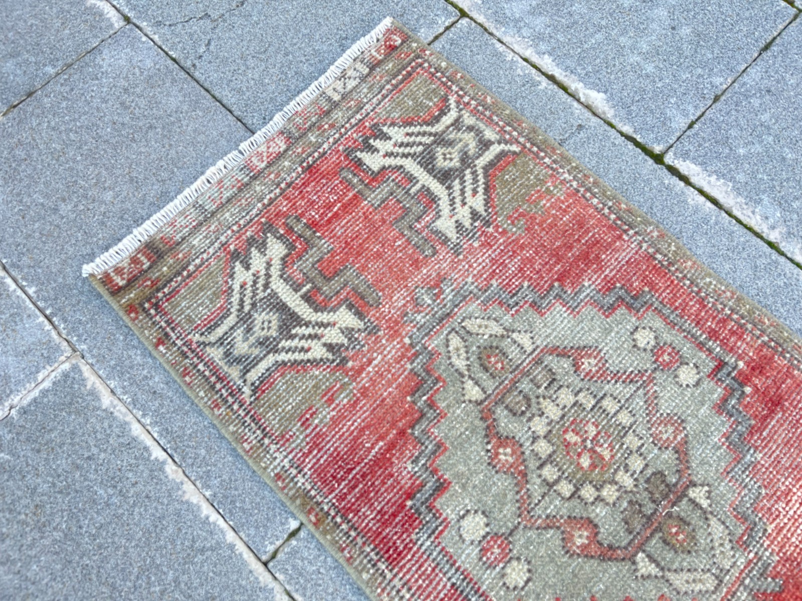 Vintage Turkish Rug 1.5×3.1 ft Red Sage Anatolian Wool Runner