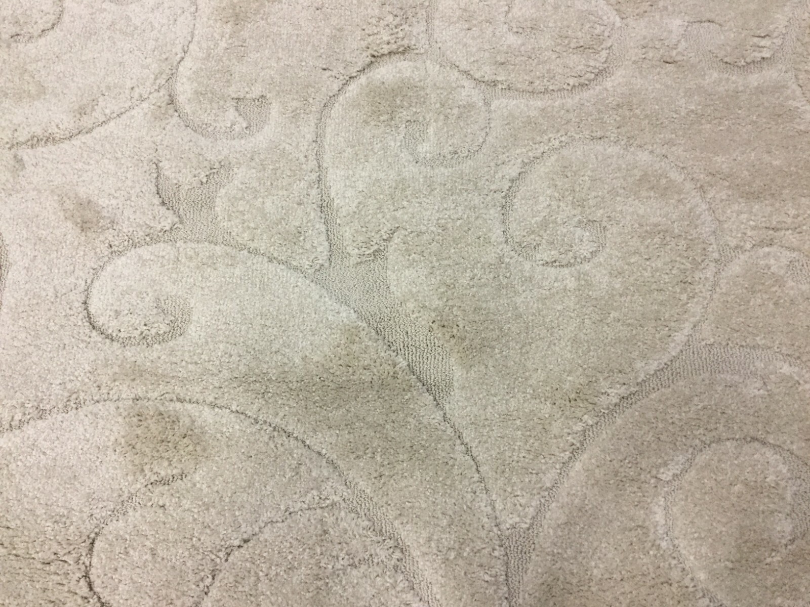 CREME 5′-3″ X 7′-6″ Back Stain Rug, Reduced Price 1172628570 SG455-1111-5