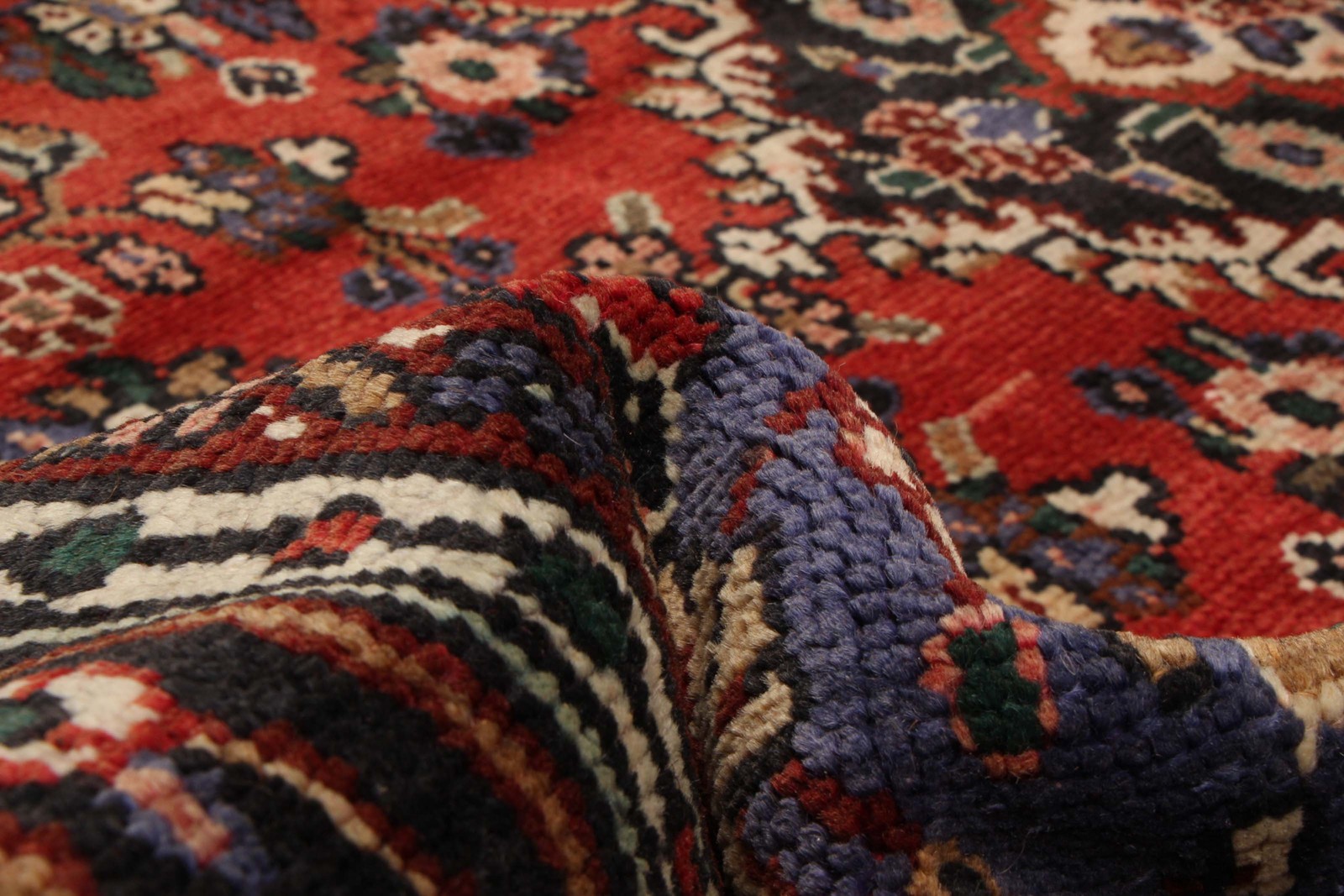 Vintage 7’3″ x 10’3″ Traditional Hand Knotted Vegetable Dye Wool Area Rug