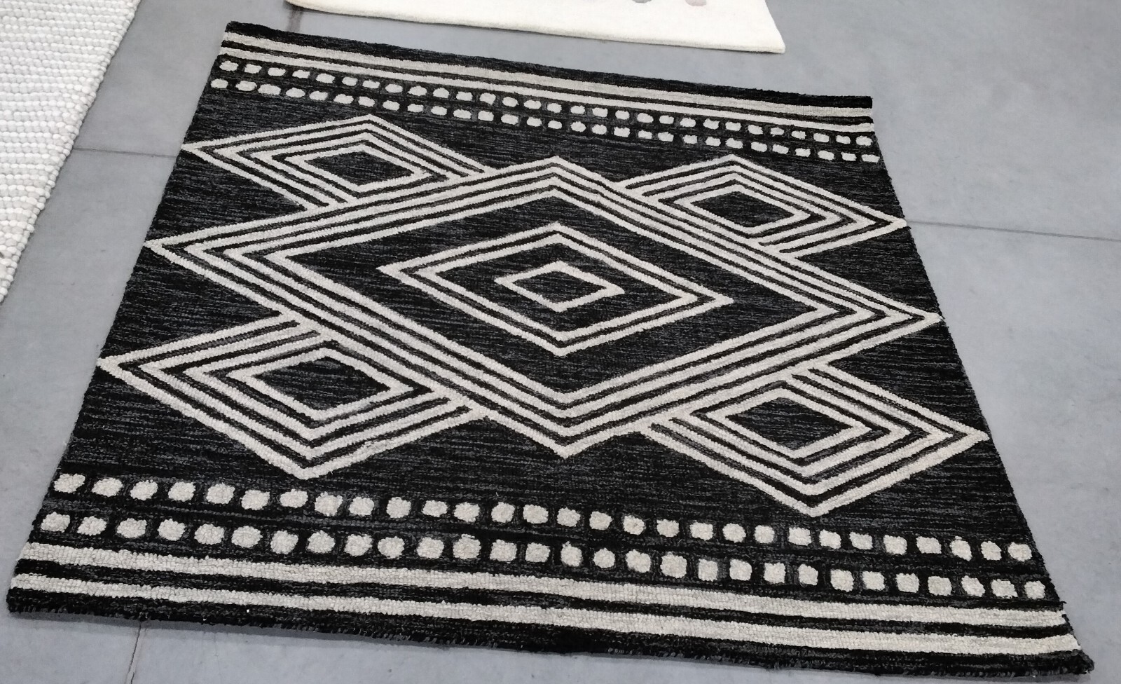 CHARCOAL / IVORY 5′ X 5′ Square Cut on Rug, Reduced Price 1172749883 MLP156H-5SQ