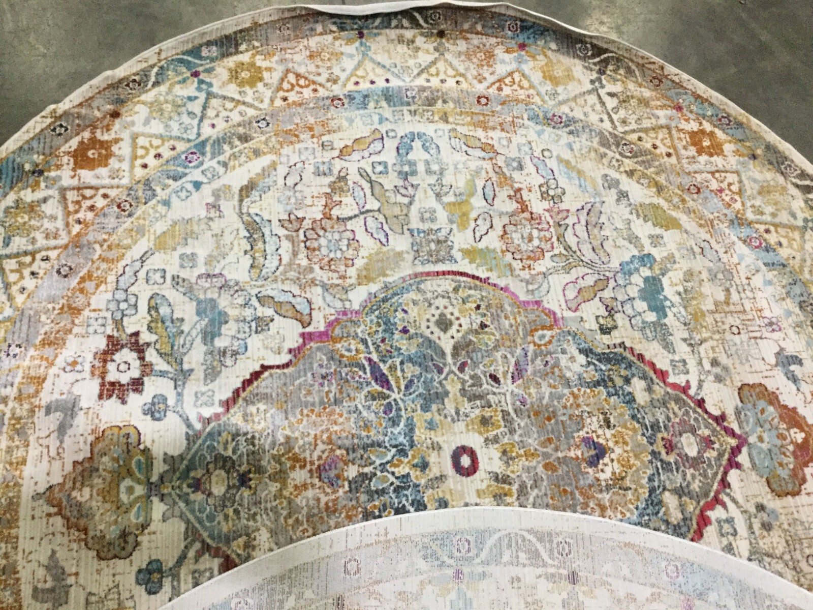 IVORY / TEAL 6′-7″ X 6′-7″ Round Flaw in Rug Reduced Price 1172660101 BDN189B-7R