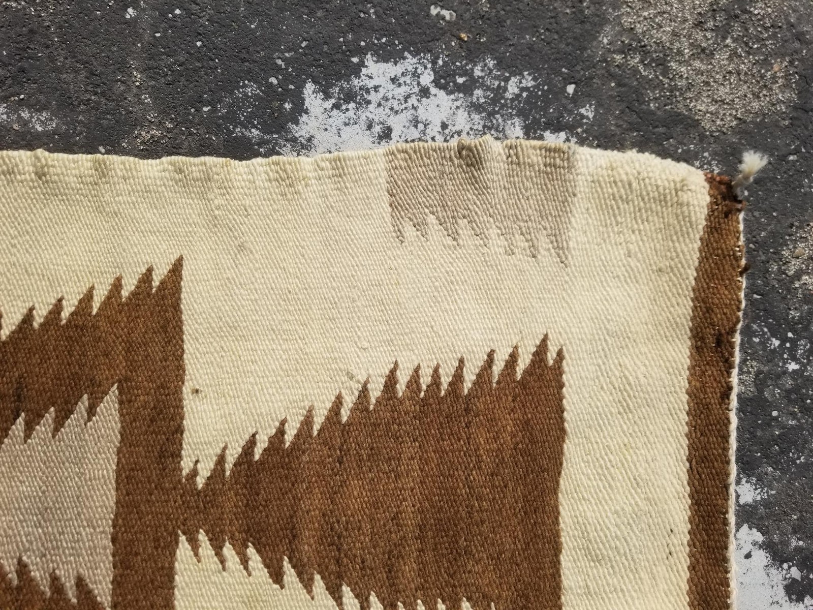 Vintage Handmade Native American Navajo Serrated Diamond Wool Rug 2.7×1.2ft