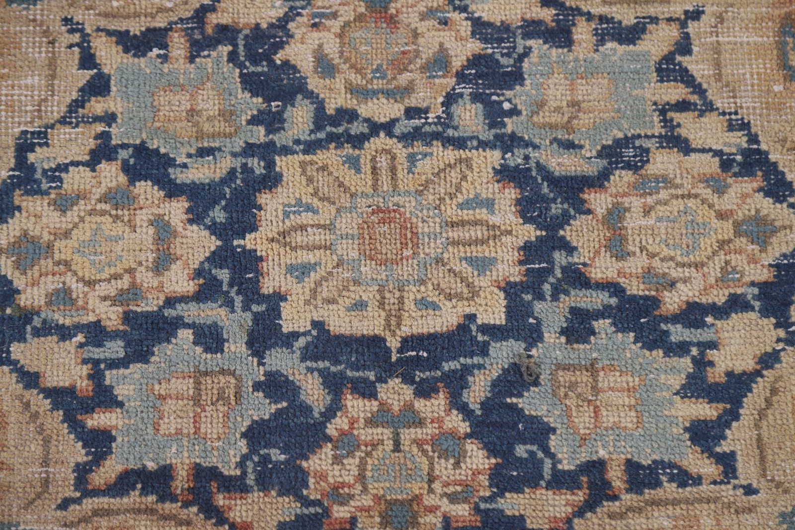 Distressed Traditional Area Rug 6×9 Handmade Wool Floral Pattern Semi-Antique