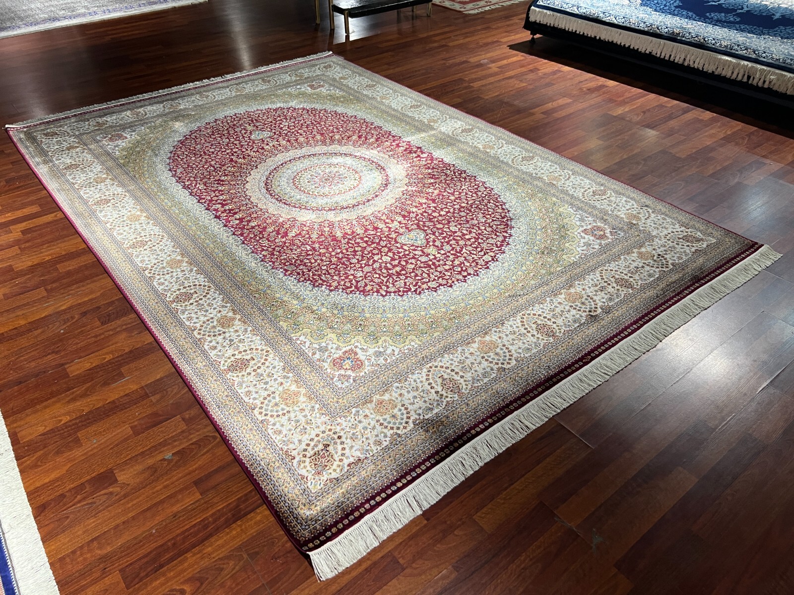 8×11 ft Luxury Silk Rug – Beige Red High-End Rug for Palace or Living Room