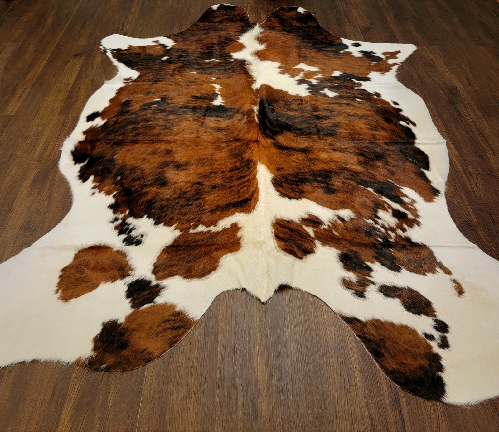 Premium Colombian Tricolor X Large Natural Hair on Cowhide Rug 74″x87″