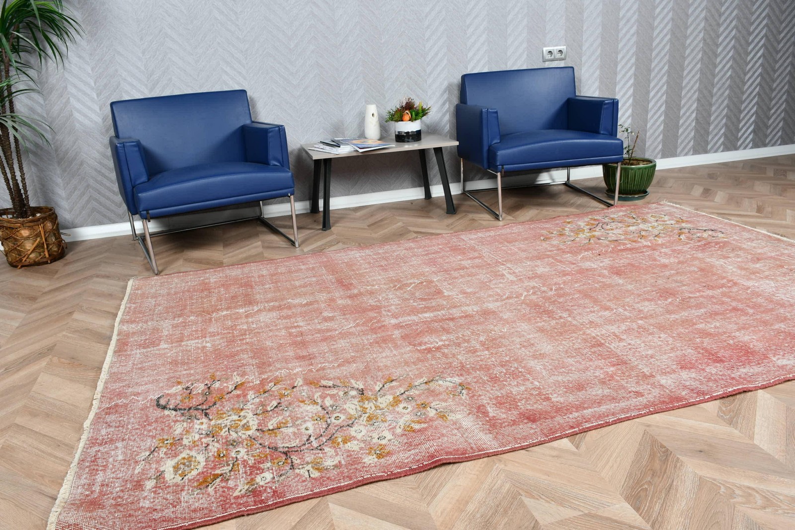 Turkish Vintage Large Rug 5,7×9,2 ft (174×280 cm), Red Solid Rug
