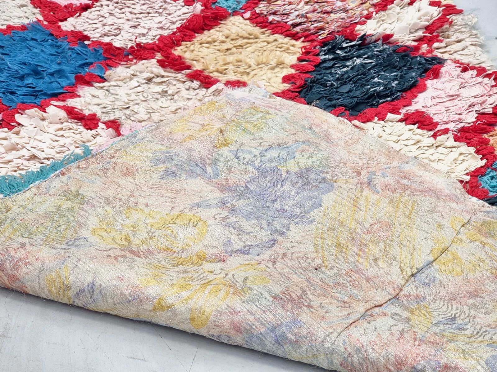 Moroccan Handmade Vintage Boucherouite 2’6×5’9 Berber Red &White Cotton Rug