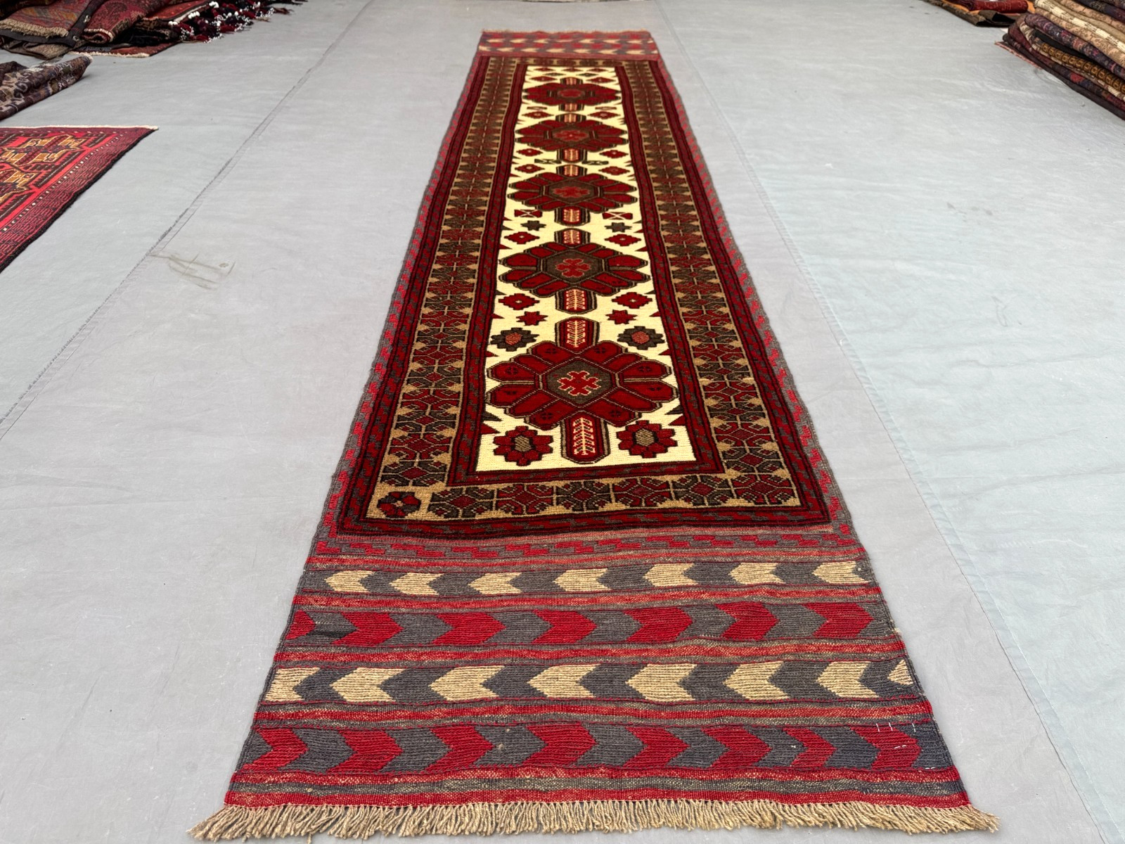 2’6 x 11’4 Ft Classic Baluchi Floral Medallion Runner Rug – Vintage Tribal Wool