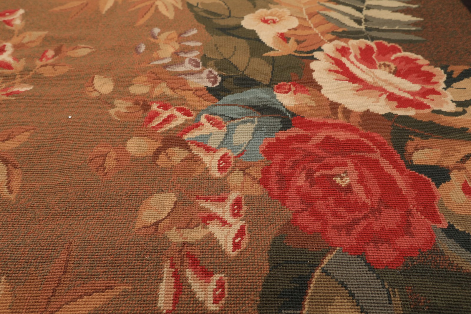 4×6’5″ Hand Woven Wool Red French Needlepoint Traditional Floral Rug