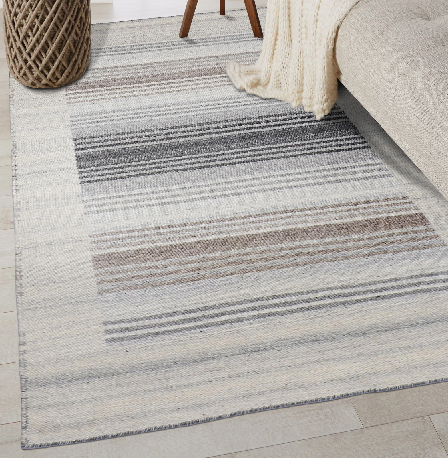 3’x5′ Classic Artistic Gray Flatweave Wool & Viscose Rug