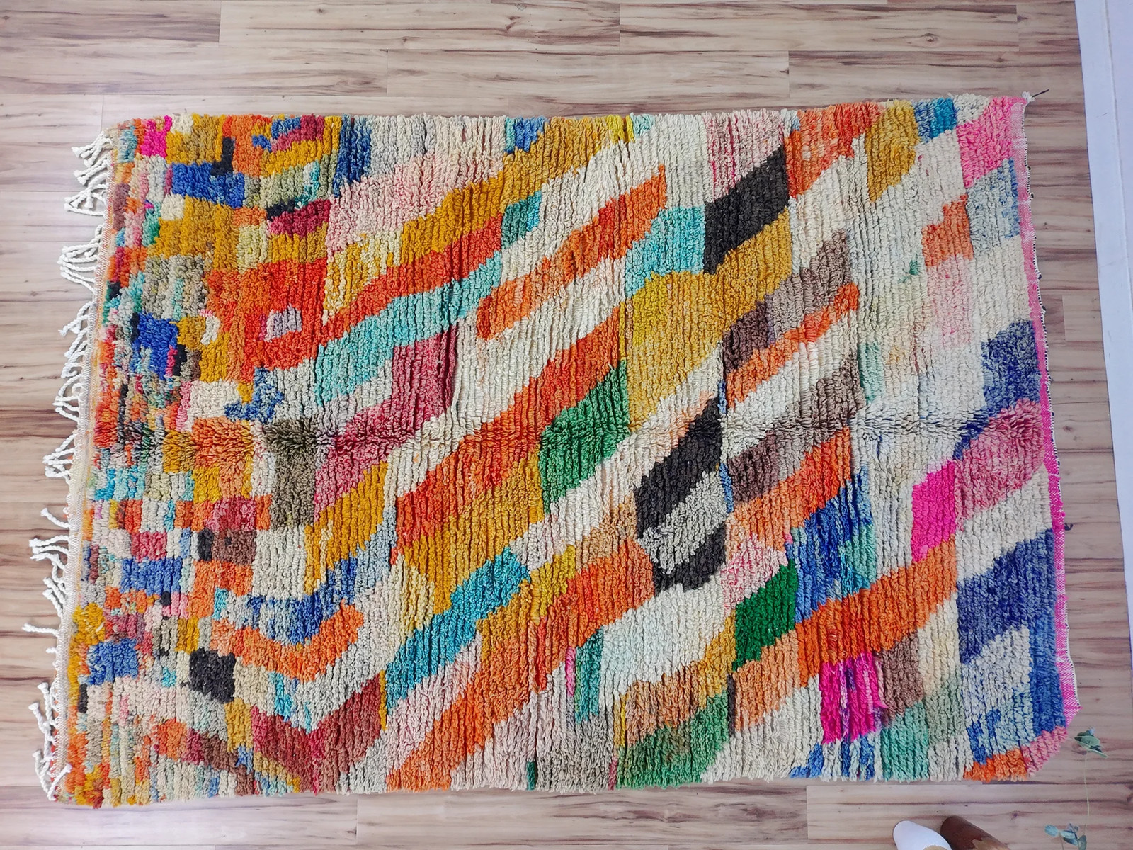 Handmade Moroccan Boujaad Rug 9′ x 6’4″ Rainbow Diagonal Chevron Wool Rug
