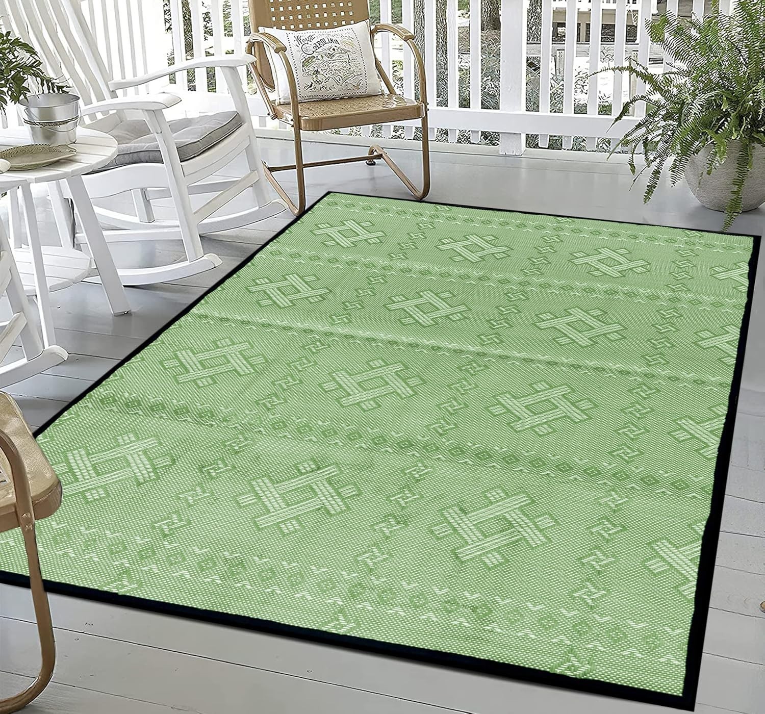 Elegant 5×3.3 ft Outdoor Rug – Recycled Plastic for Patios, Picnics & Balconies
