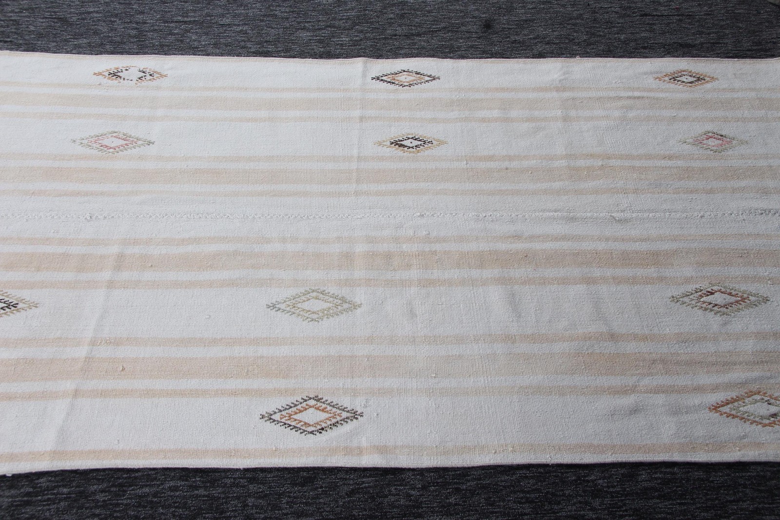 Vintage 3,8×6,5 ft Rug, Oversize Turkish Rug, White Brown Camouflage Rug