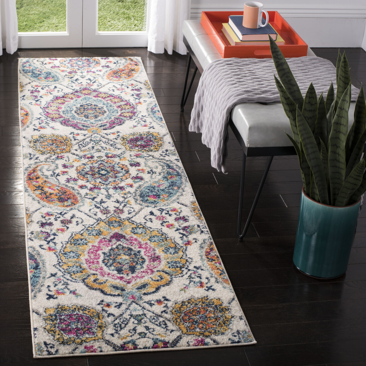 SAFAVIEH Madison Collection MAD600B Cream / Multi Rug