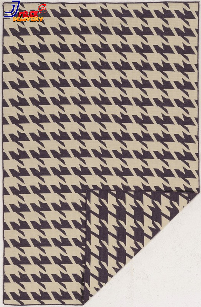 Linon Salonika Houndstooth Reversible Woven Wool 5’x8′ Rug in Purple