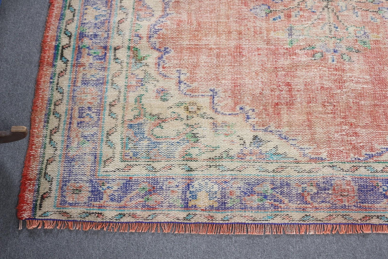 Vintage Turkish Rug 6,2×9 ft (189×274 cm), Red Blue Camouflage Rug